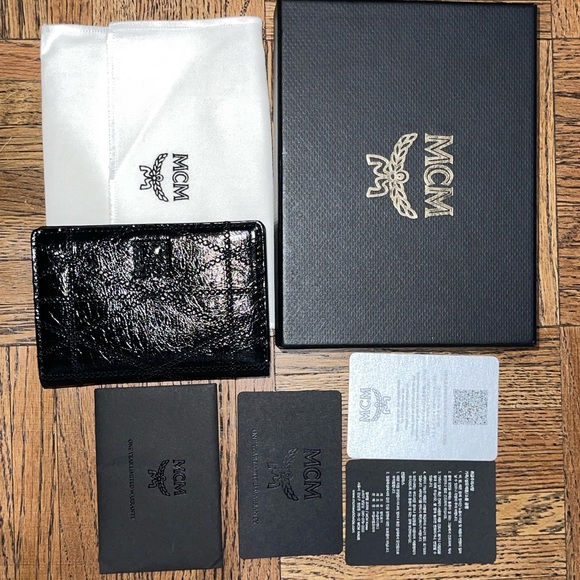 MCM Travia Quilted Card Wallet In Crushed Black Leather NWT Full Inclusion - Picture 3 of 10